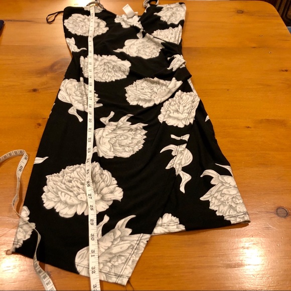 Stretchy black and white slinky dress - Picture 5 of 5